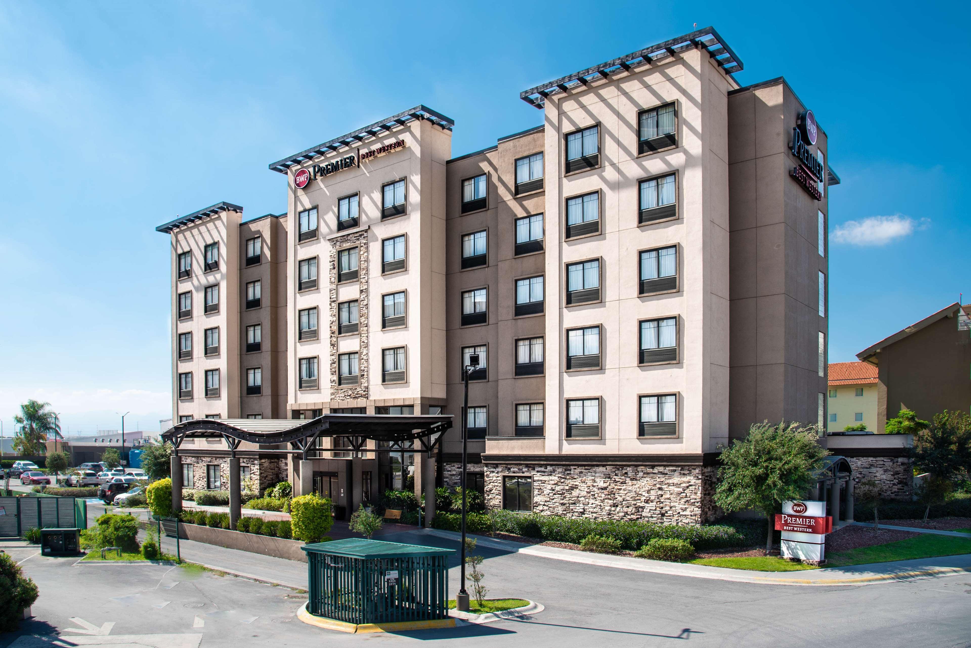 Best Western Premier Monterrey Aeropuerto Apodaca エクステリア 写真 The hotel in 2012
