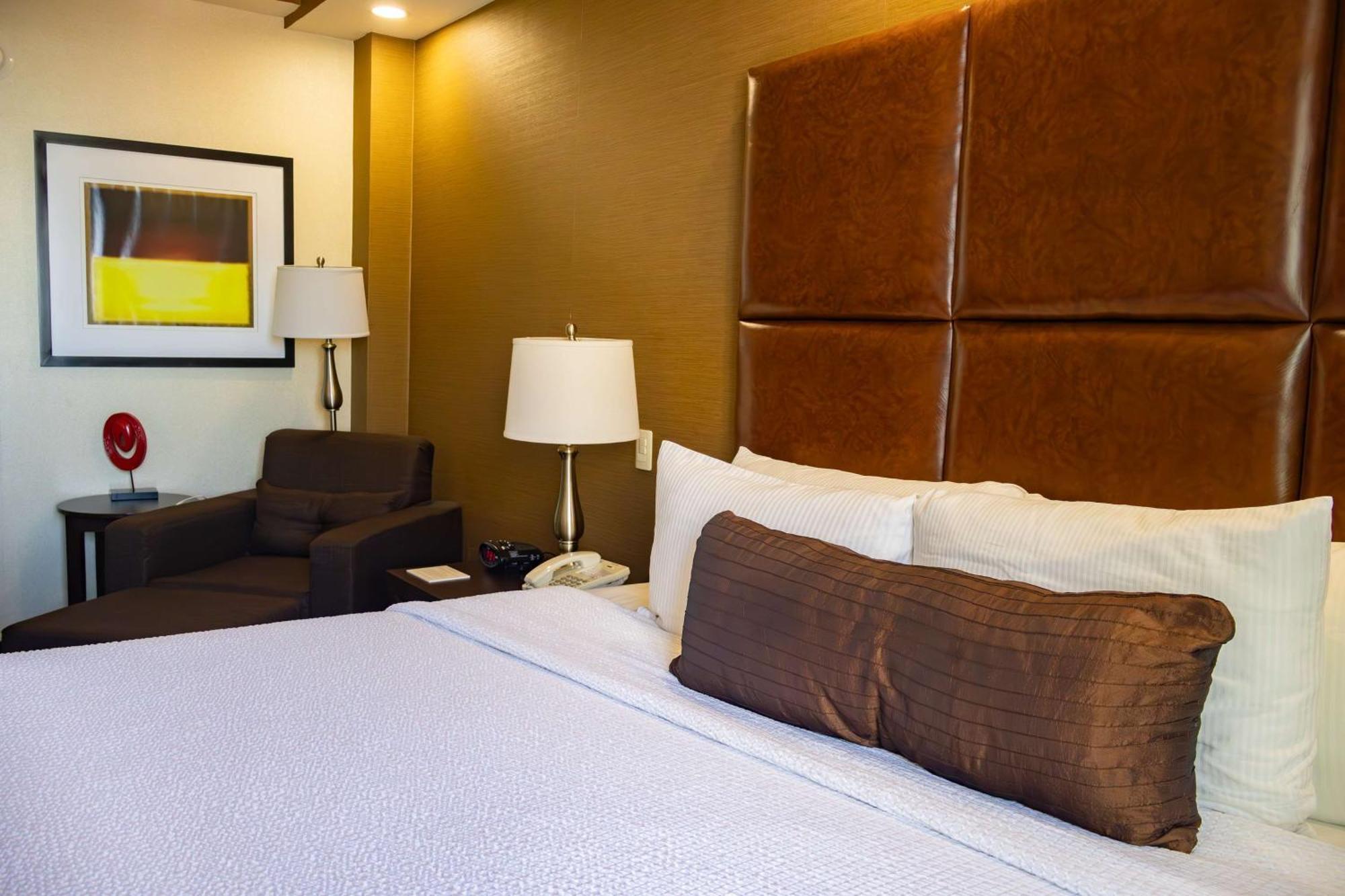 Best Western Premier Monterrey Aeropuerto Apodaca エクステリア 写真 A typical room at the hotel