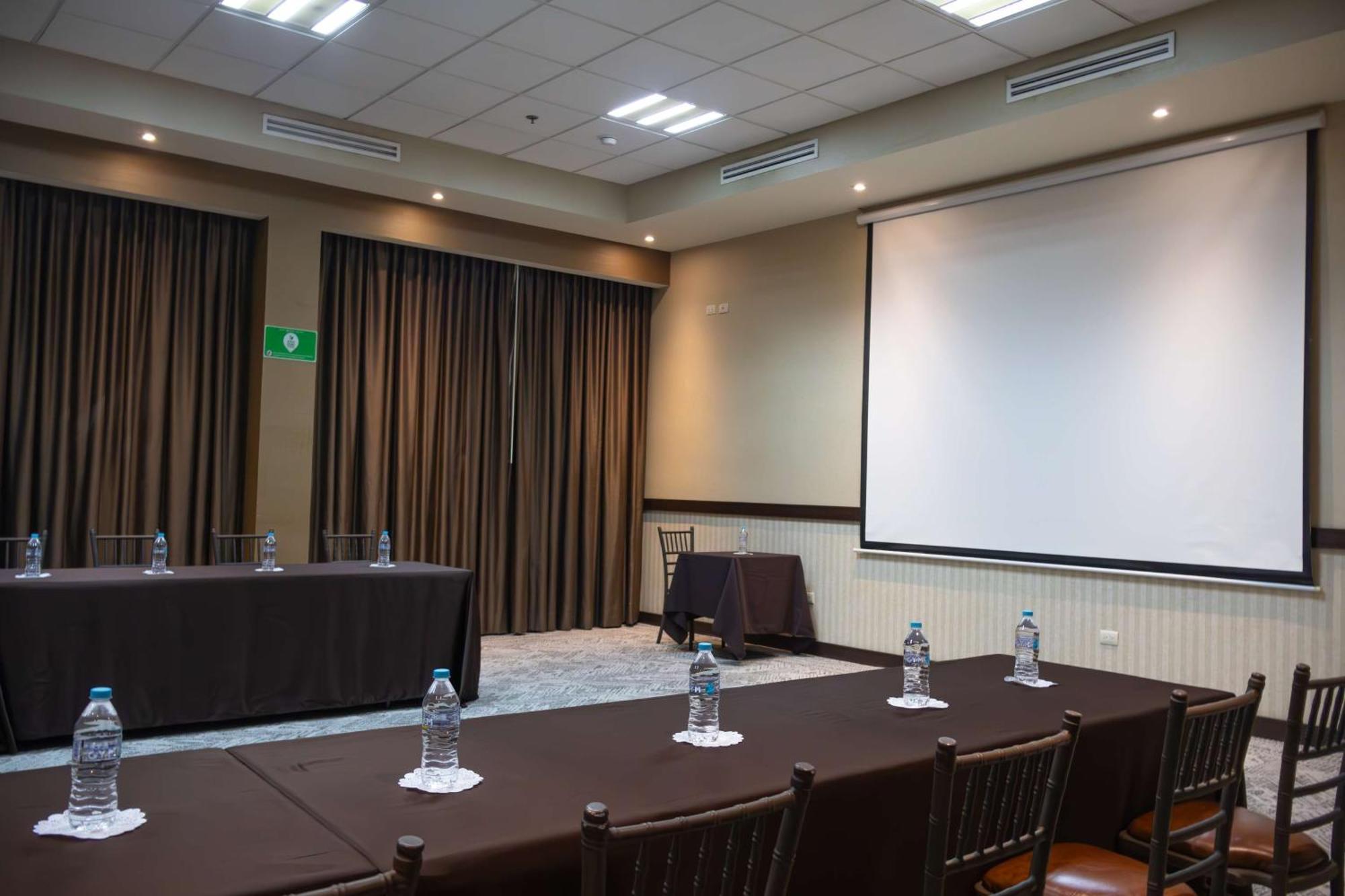 Best Western Premier Monterrey Aeropuerto Apodaca エクステリア 写真 Meeting room