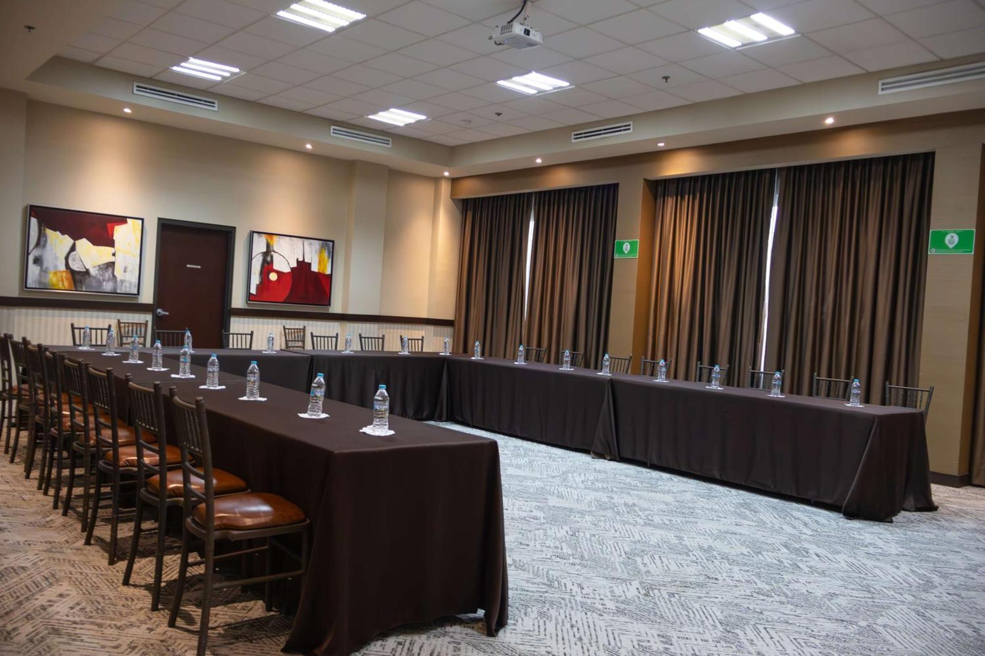 Best Western Premier Monterrey Aeropuerto Apodaca エクステリア 写真 Meeting room